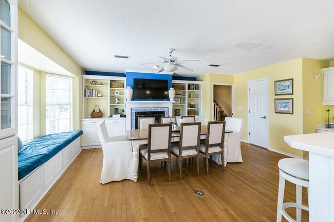 Building Photo - 2102 First St