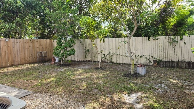 Building Photo - 6511 Seminole Dr