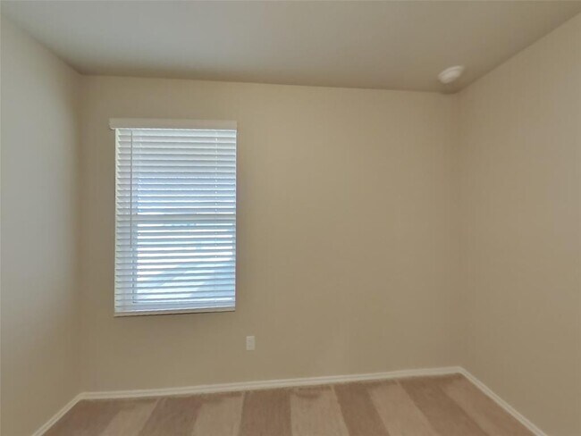 Building Photo - 5104 Saddle Clb Dr