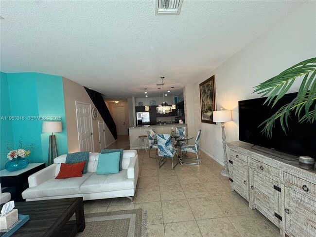 Building Photo - 2333 SE 5th St