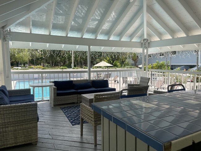 Building Photo - 798 Crandon Blvd