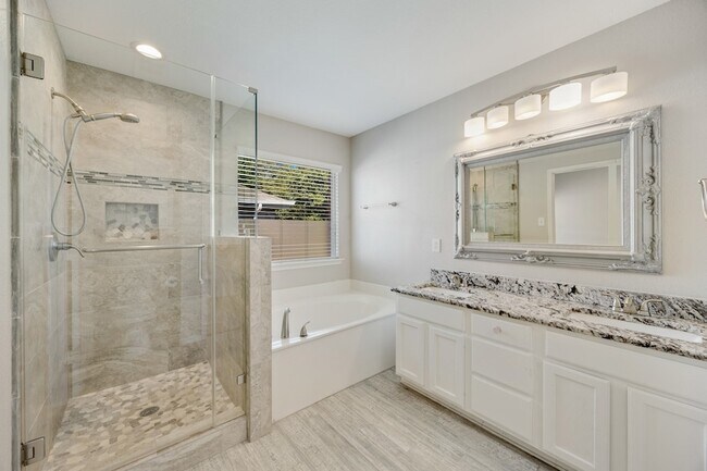 Building Photo - 2271 Fieldcrest Dr
