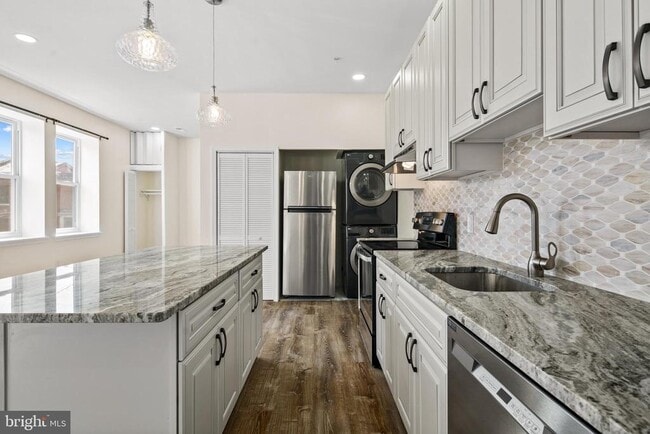 Primary Photo - 301 South St