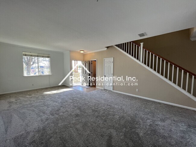 Building Photo - Spacious 4bd/2.5ba Rocklin Home with 2 Car...