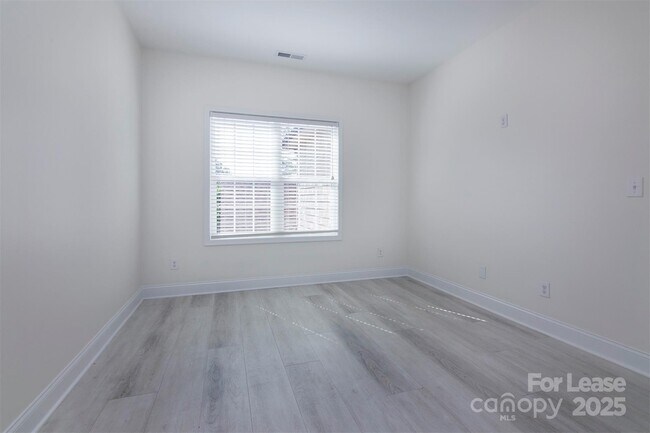 Building Photo - 2231 Eversham Dr NW