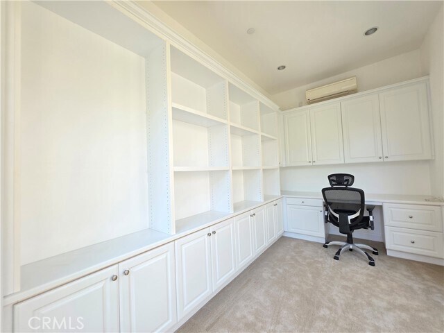Building Photo - 61 Peppermint