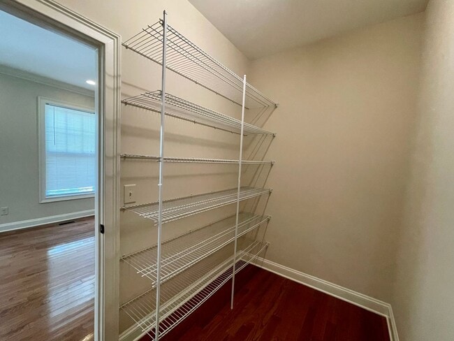 Building Photo - Large 5-bedroom house in Lake Hogan Farm near Chapel Hill schools!