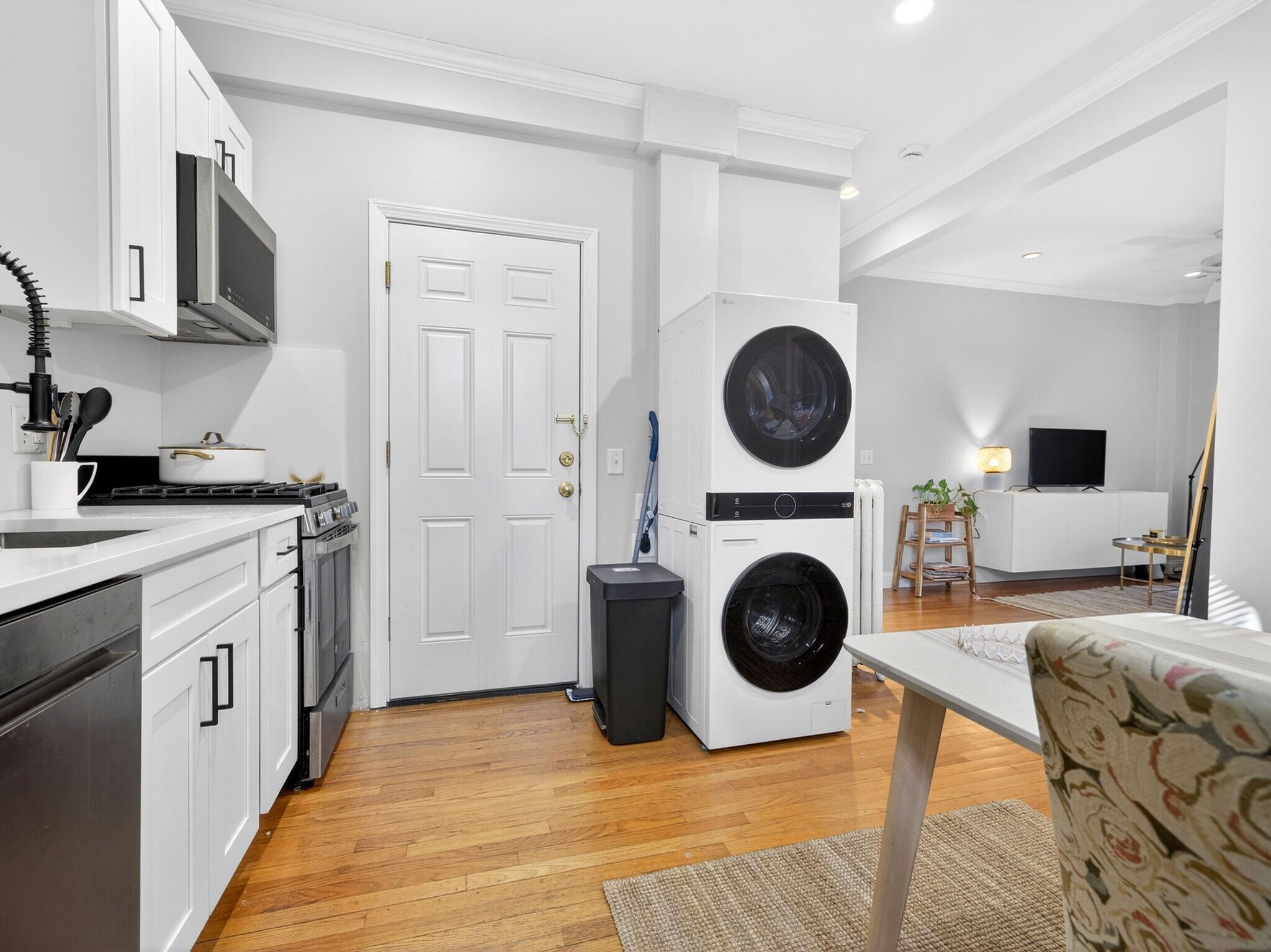 Building Photo - 1576 Cambridge St