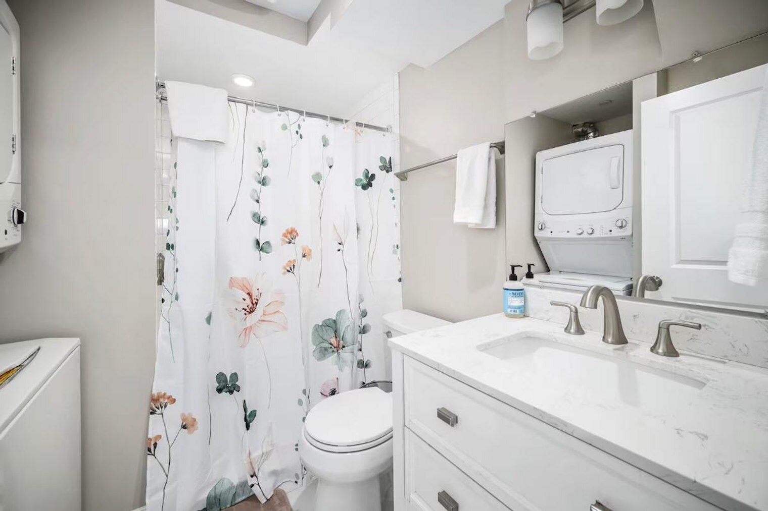 Building Photo - 169 Endicott St