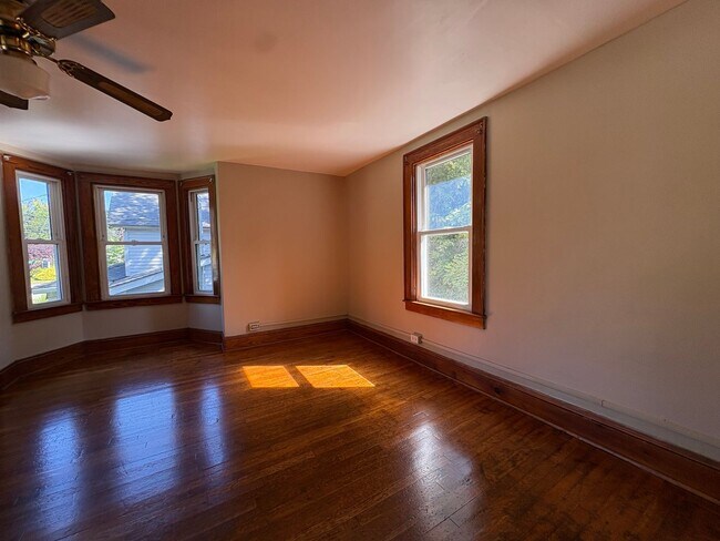 Building Photo - 51 Grove St