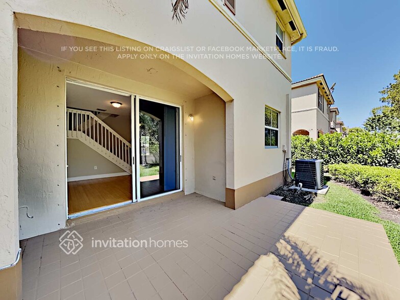 Building Photo - 186 Riverwalk Cir