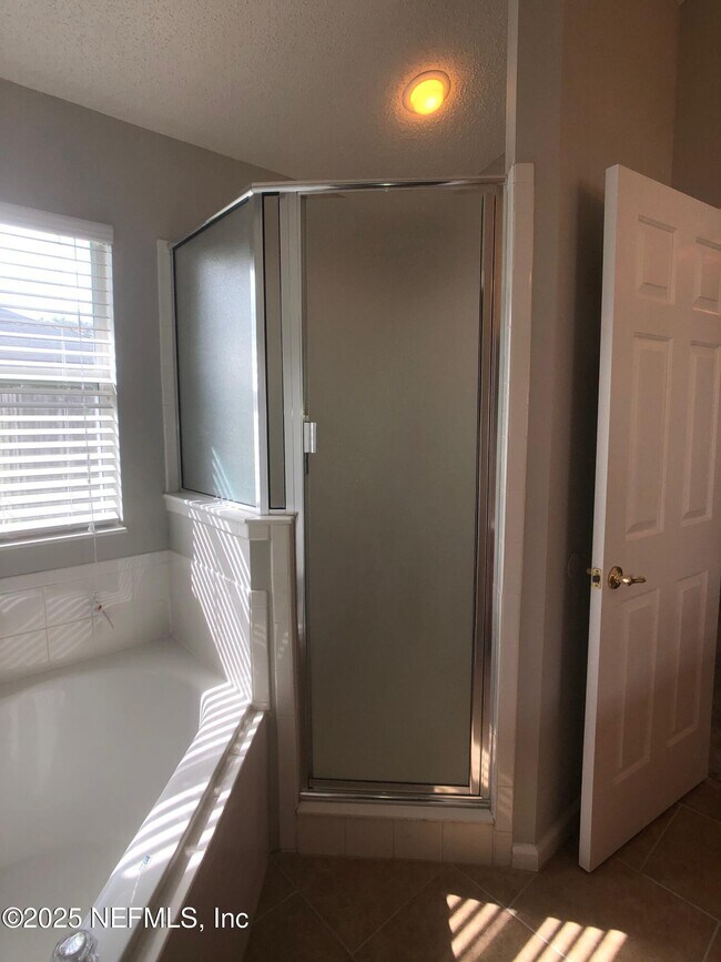 Building Photo - 3566 White Cow Ct