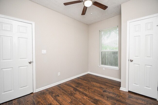 Building Photo - 4137 Galesburg St