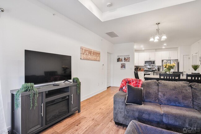 Building Photo - 735 Stiller Ln