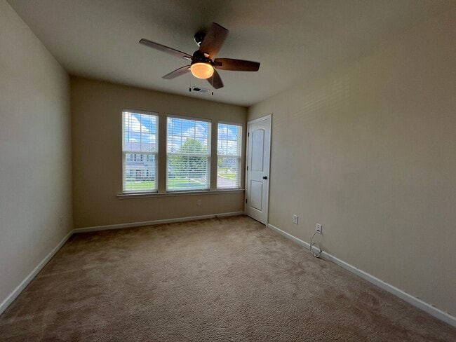 Building Photo - 105 Wando View Way