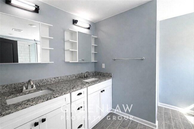 Building Photo - 256 Birch St