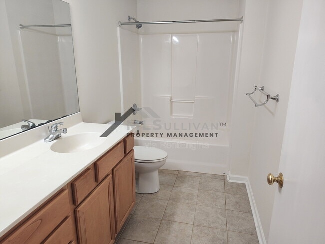 Building Photo - 308 Lakeshore Dr