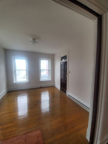 Building Photo - 25 S Locust St