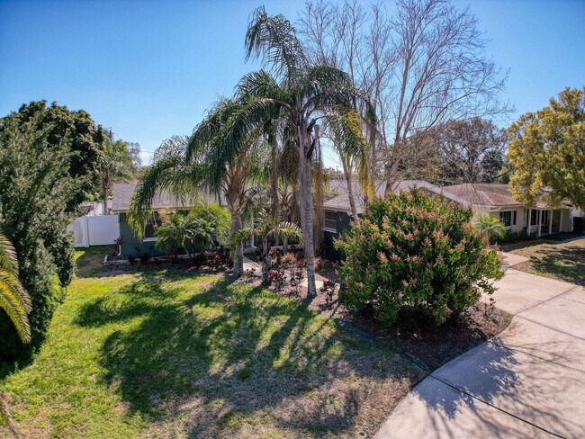 Building Photo - 1465 Satsuma St
