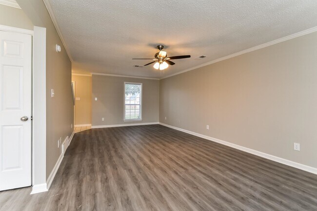 Building Photo - 4960 Grand Pines Dr