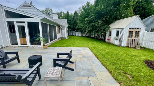 Building Photo - Charming 3-Bedroom 2-Bathroom Ranch in Laurel Hill Available 6/1