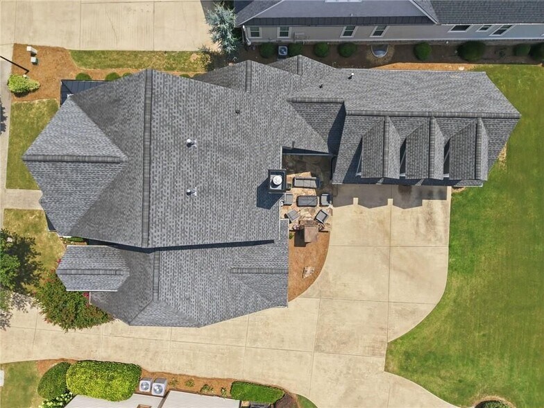 Building Photo - 5451 Autumn Flame Dr NE