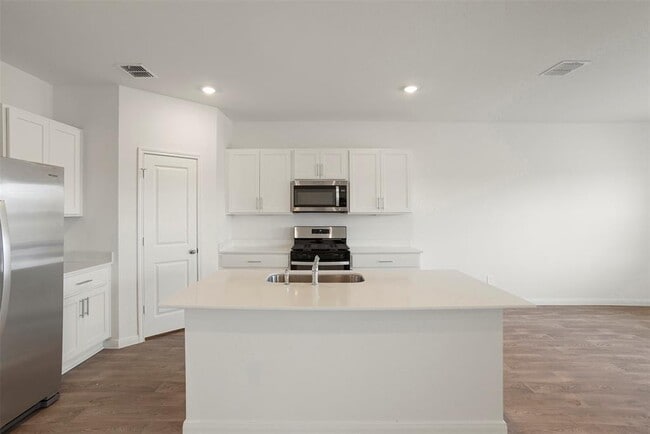 Building Photo - 313 LAS LOMAS Dr