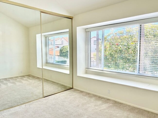 Building Photo - The Colony | Oxnard | 2 Bedroom + 2 Bathroom + Loft