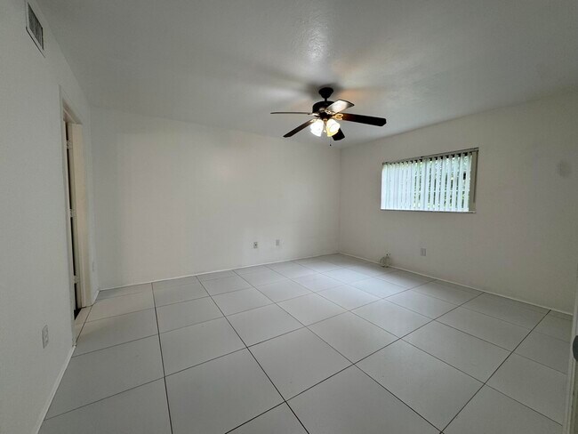 Building Photo - 1803 Palm Beach Trace Dr