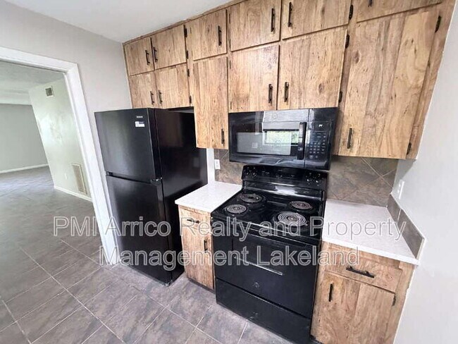 Building Photo - 3584 Raintree Cir