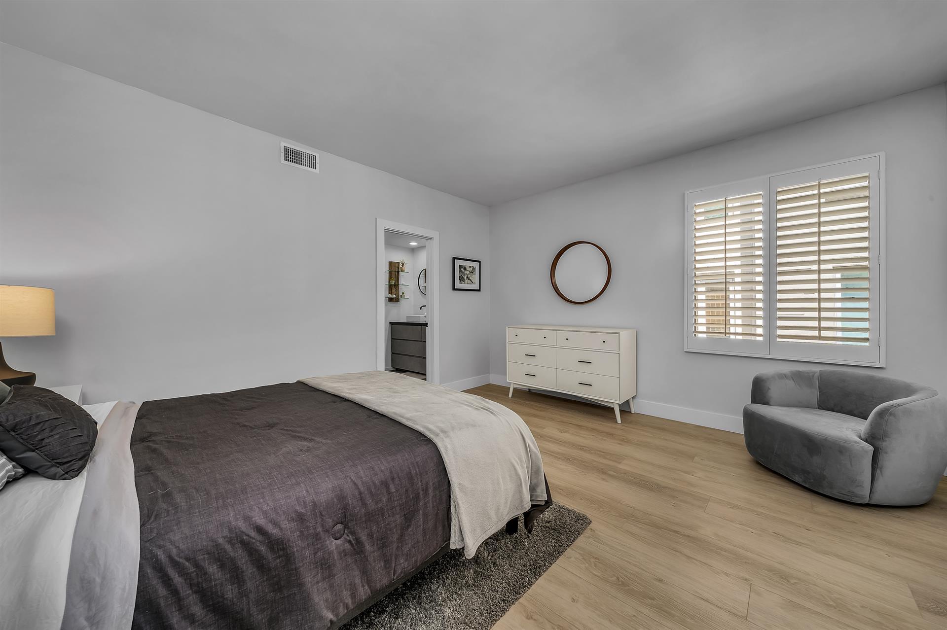 Building Photo - 1412 N Crescent Heights Blvd