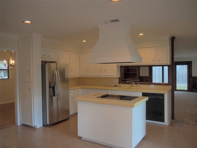 Building Photo - 10319 Raritan Dr