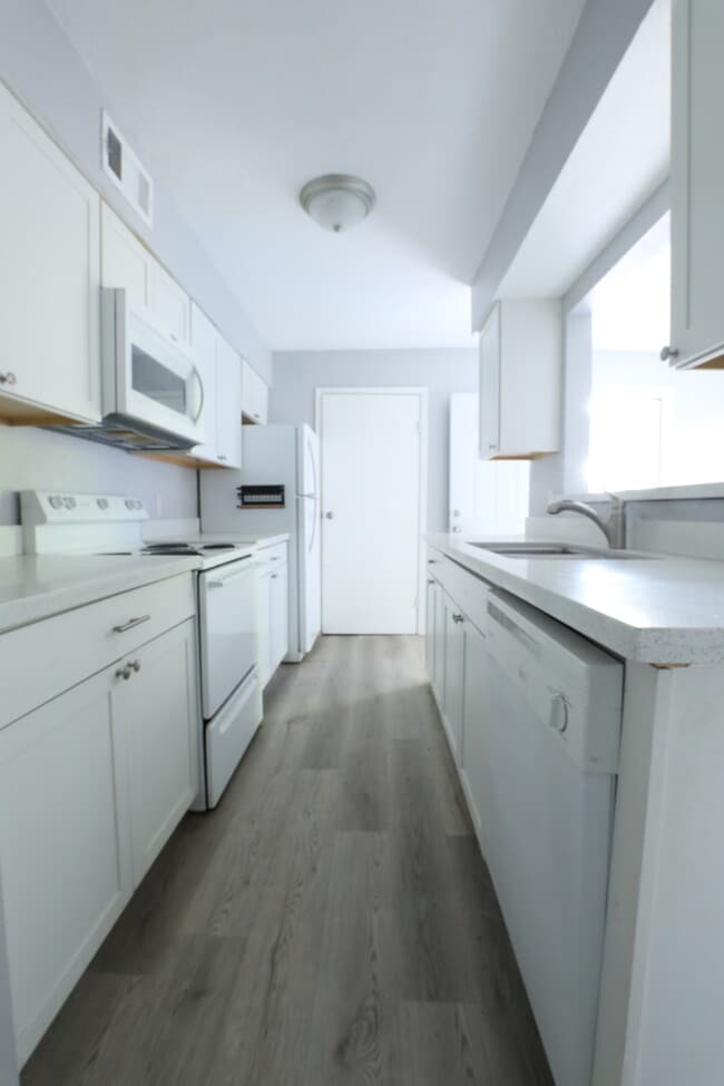 Building Photo - 4624 W Orange St