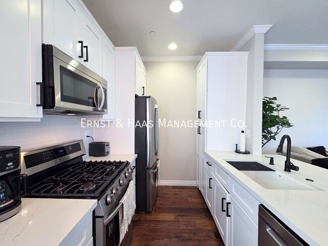 Building Photo - 3546 Linden Ave