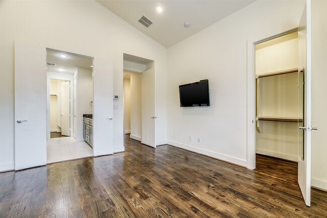 Building Photo - 4211 Rawlins St