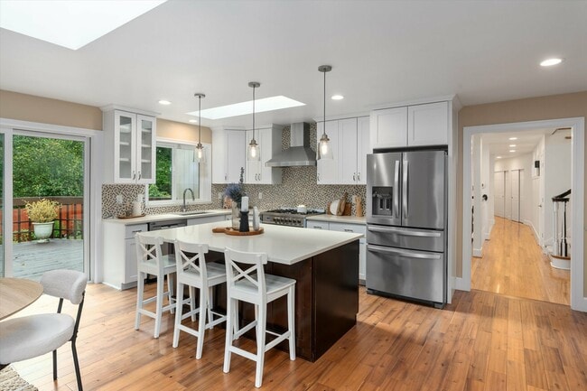 Building Photo - 6315 142nd Ave SE