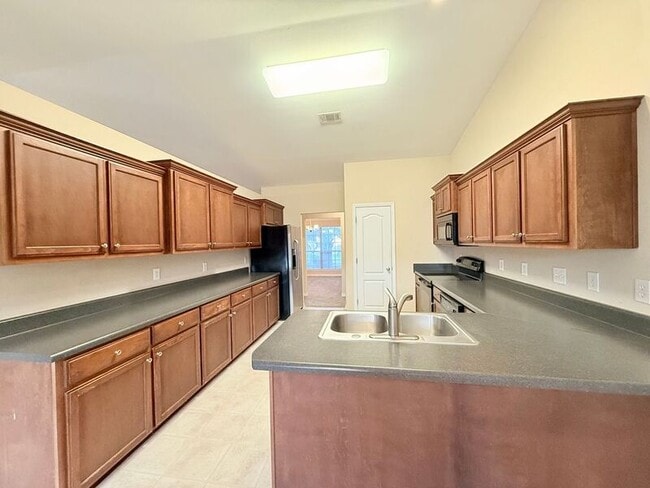 Building Photo - 5994 Autumn Pines Cir