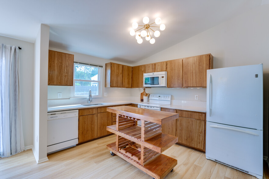 Kitchen - 5471 Braddock Ridge Dr