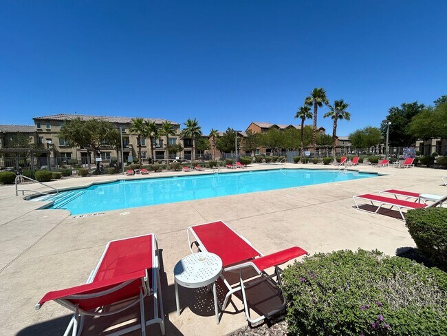 Building Photo - Cozy 2-Bedroom 2-Bathroom Townhouse in Gated Community!