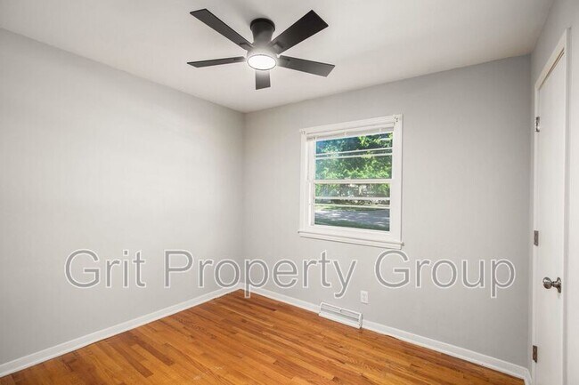 Building Photo - 5717 W 97th St