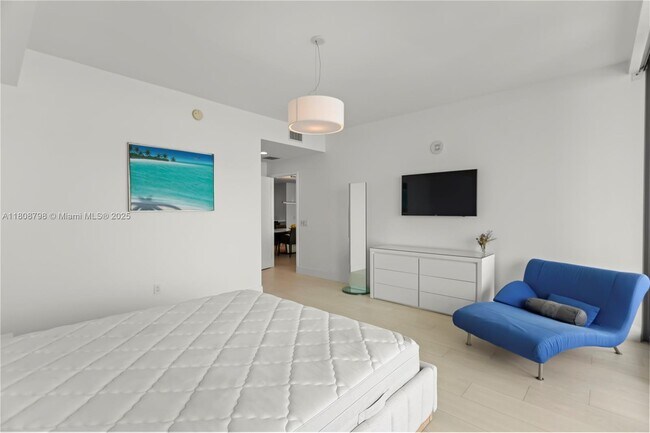 Building Photo - 350 Ocean Dr