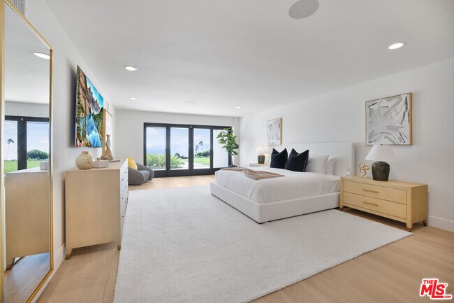 Building Photo - 30020 Morning View Dr