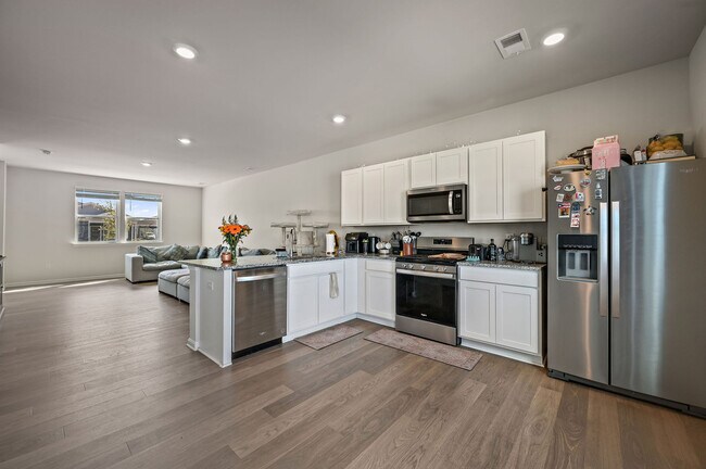 Building Photo - 203 Ridgley Blvd