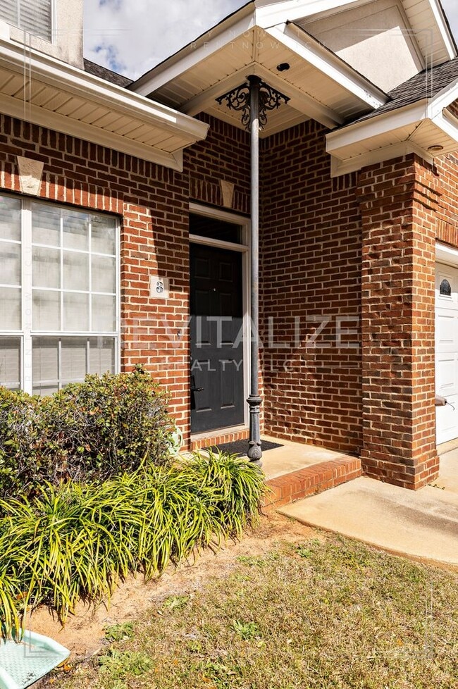 Building Photo - 3 Bed 2.5 Bath Townhome in West Mobile