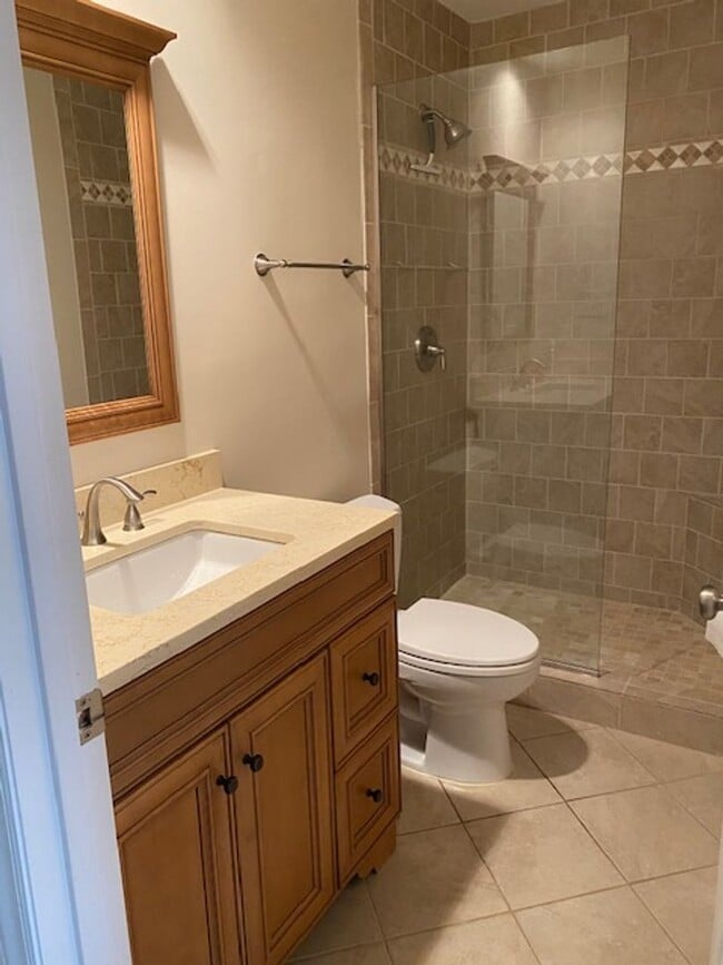 Building Photo - Popular Kirkwood Neighborhood!  3 bed, 2 bath, One Level Living!!