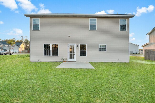 Building Photo - Like New Home for Rent in Hinesville!