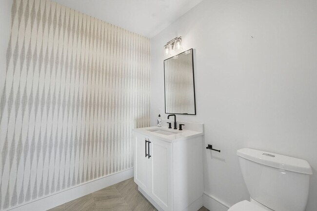 Building Photo - 238 Webster St