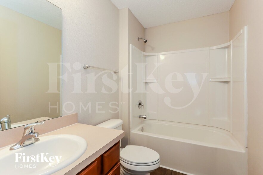 Building Photo - 3276 Canyon Falls Dr