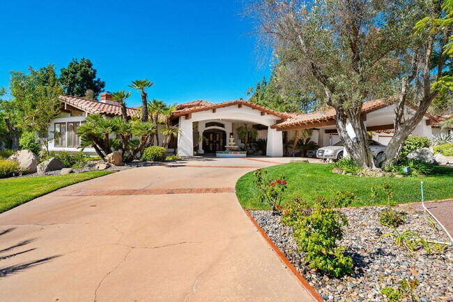 Building Photo - 18714 Bernardo Trails Dr