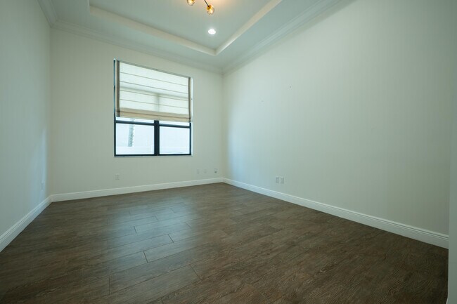 Building Photo - 13026 Artisan Cir